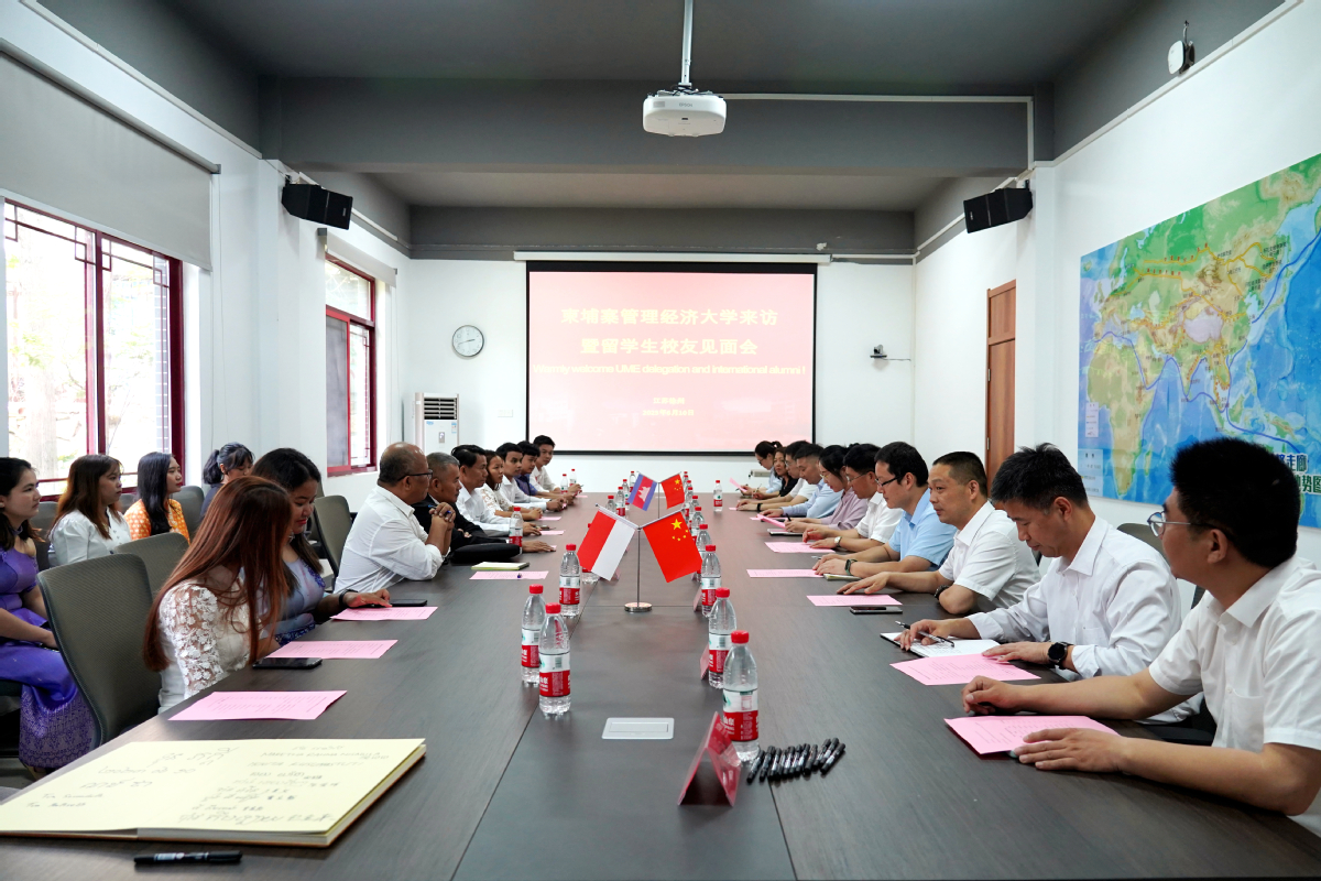 Cambodia University of Management and Economics Visits JSVIAT